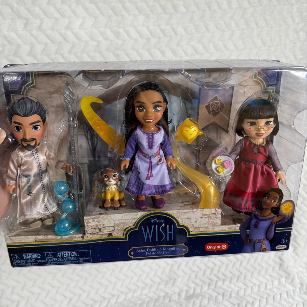 Disney Wish Asha Dahlia & Magnifico Exclusive Petite Doll Gift Set